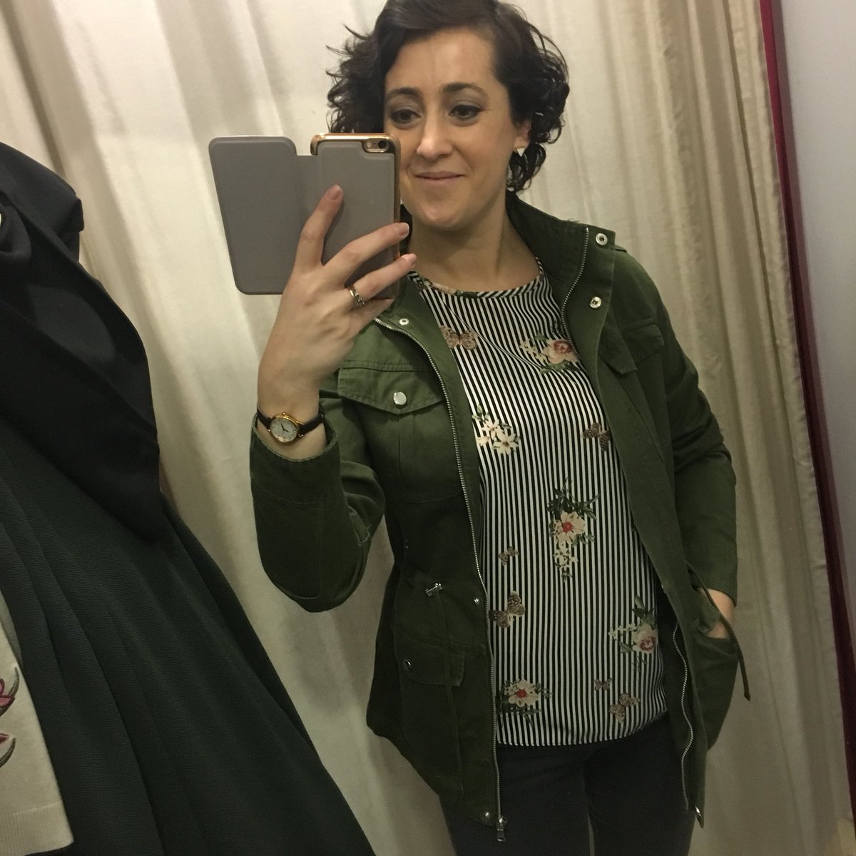 lainey_style's tweet photo. My favourite part of the week when I get to pop into local shops & play dress up 💃It's getting harder & harder to walk away leaving my finds behind though 😥 (poor me 😜)Today I paid a visit to @Dorothy_Perkins in Shaws Carlow #stylistpicks #PersonalShopper #wardrobestylist https://t.co/8ihC1Oqh0v