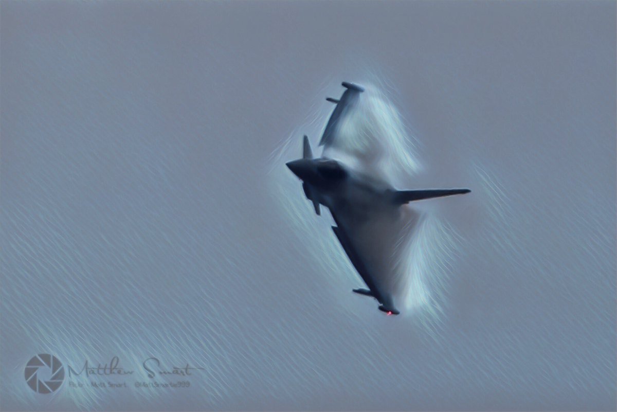 MattSmartie999's tweet photo. Arty shot of @TyphoonDisplay @jimpetersons during an ISP @BAESystemsAir @ThePhotoHour #Prisma #electricfilter #avgeeks https://t.co/m0rZ2a2rJz