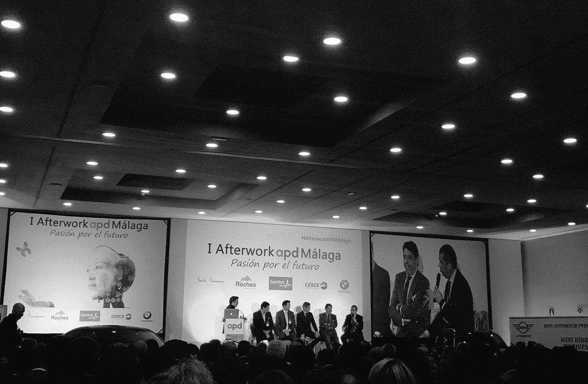 manuelmartosc's tweet photo. Disfrutando del #IAfterworkapdmalaga  de @APDasociacion Pronto todas las Fotos en @YoSoyMujer https://t.co/5ICo9ZU8cZ