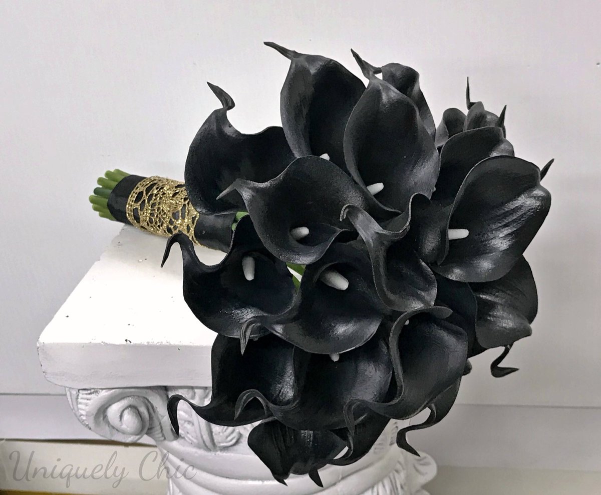 uniquelychic4's tweet photo. A new design!  Gorgeous real touch mini black calla lilies with a satin black handle and a gold lacy overlay.  https://t.co/iDGkg1Skib https://t.co/ldINkb0Yhh