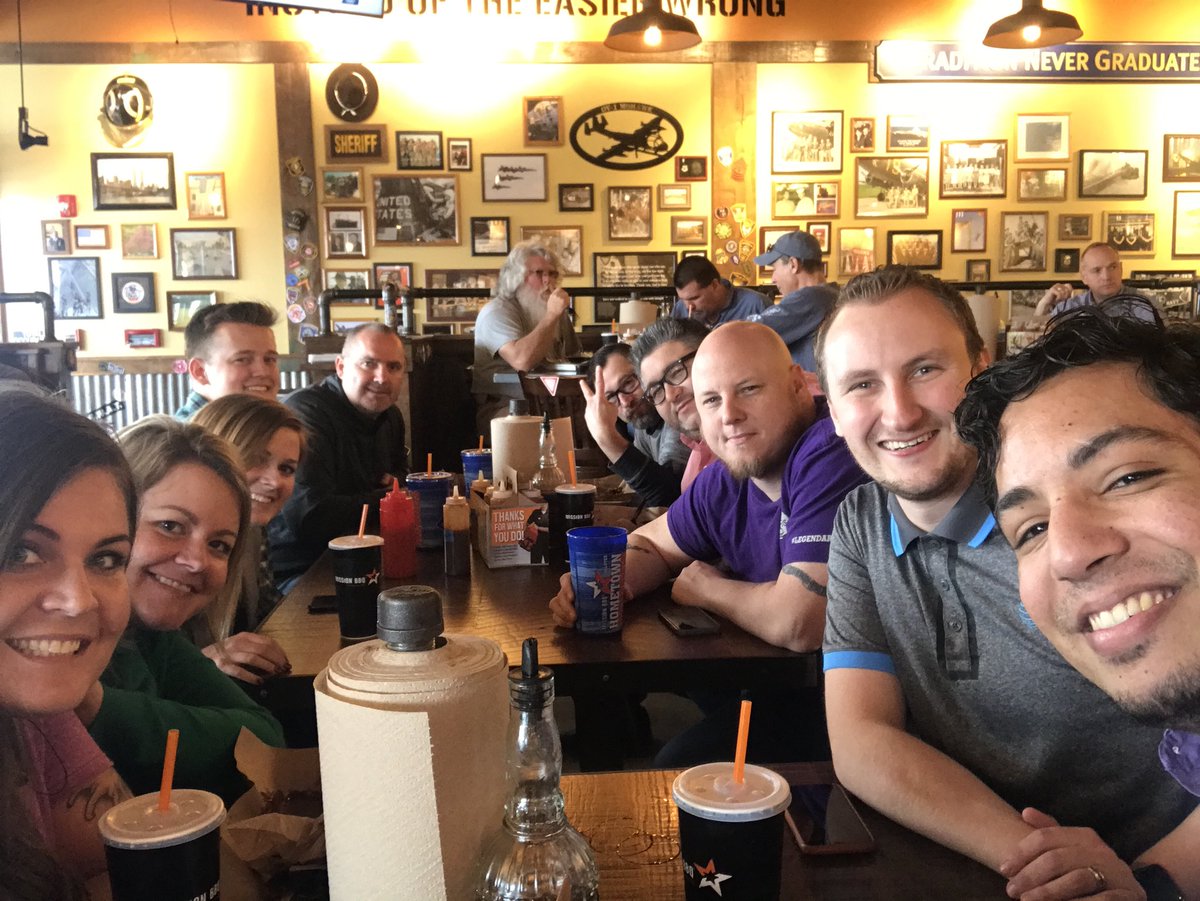 shanwillman's tweet photo. Lunch with our FLEET partners!! #unleashtheast #totaldomination https://t.co/WxrbYwaEbT
