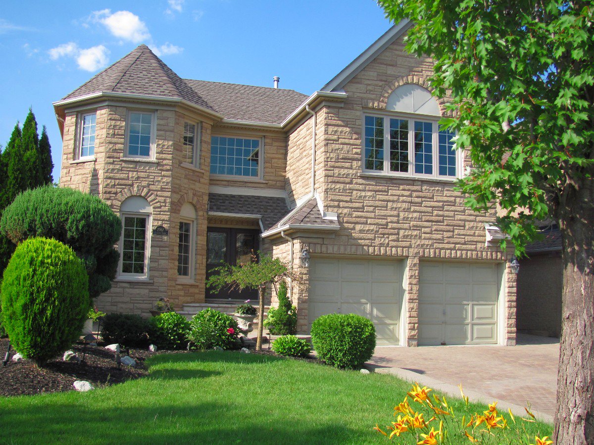 REALSHARMATEAM's tweet photo. Brampton real estate is off to a fast start. https://t.co/Tfh2GFqjUy https://t.co/wbmFHWeKrQ