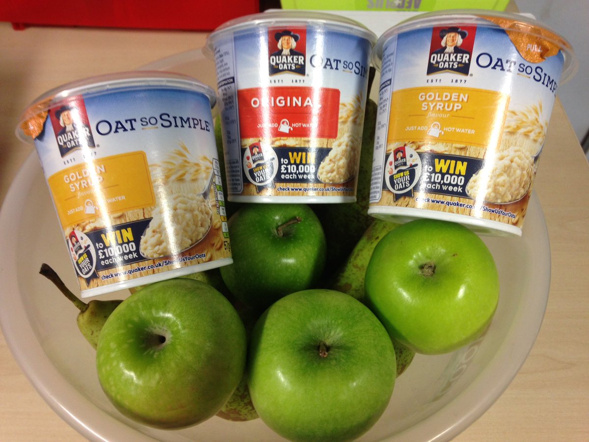 ExpressRedditch's tweet photo. #healthyyou #expressexperience #Redditch Healthy Option at Redditch this morning with porridge and fresh fruit https://t.co/La6ek28nQz