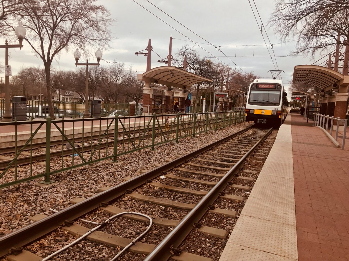 karafleenor's tweet photo. I decided to take an adventure once a month throughout 2018. My February adventure consisted of Chinese New Year, trains and macaroons. 💙
#februaryadventures #dallastx https://t.co/WnDDfwfmAF