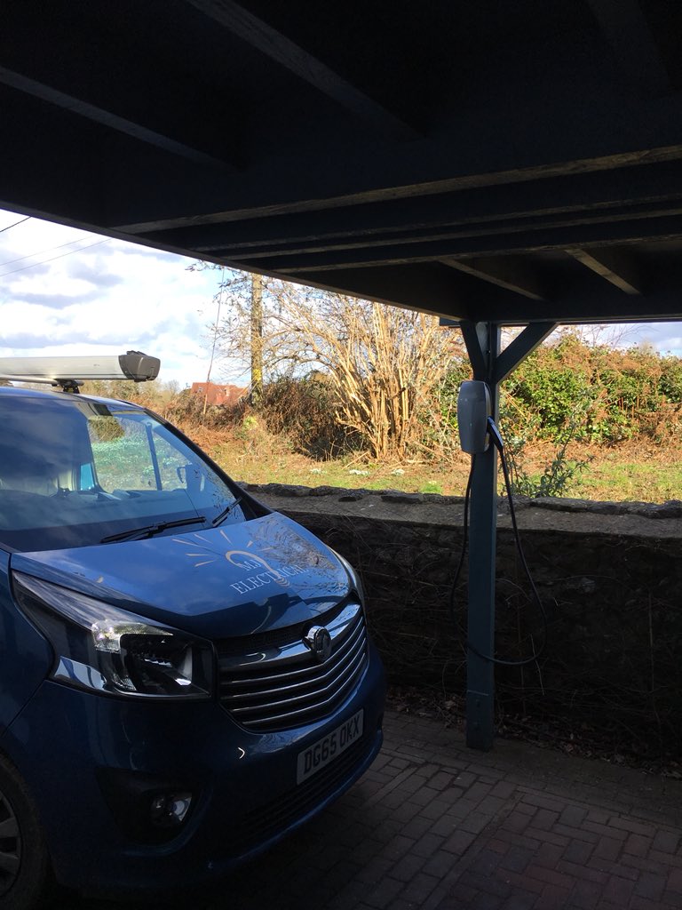 MJPELECTRICALSW's tweet image. Another Tesla  charging connector installed today!!  #Tesla #ElectricVehicles #innovation