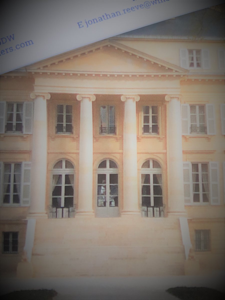 WineOwners1's tweet image. Checking the angles (romantic soft-focus at this stage) for En Primeur week in April. #bdx18 #BordeauxWines #wine #bordeaux #enprimeur