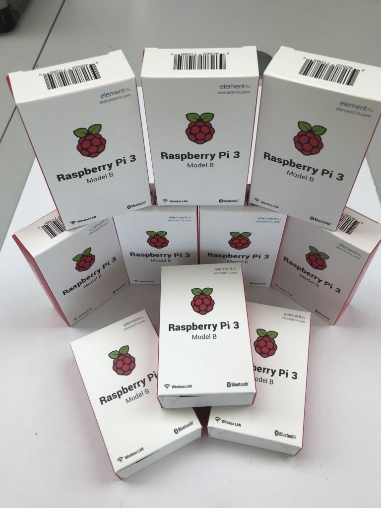 Stuartsfactory's tweet photo. Getting ready for tomorrow’s Raspberry Retro Pi lesson 😉 #stutech #stem #RaspberryPi #thetechlab #designandtechnology https://t.co/8RICr7DyyJ