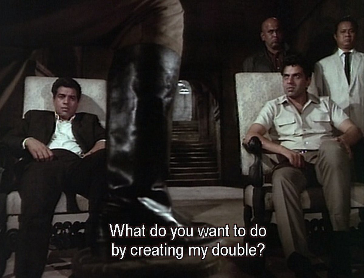 Kuli_83's tweet photo. Transformation scenes in crime films are always so much fun! Foreground the performativity and illusion at the heart of cinema itself. #Bollywood @aapkadharam @Iamdharam1935 https://t.co/OK9O6cGFwH
