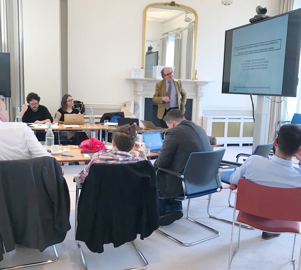 Vote Advice tweet media