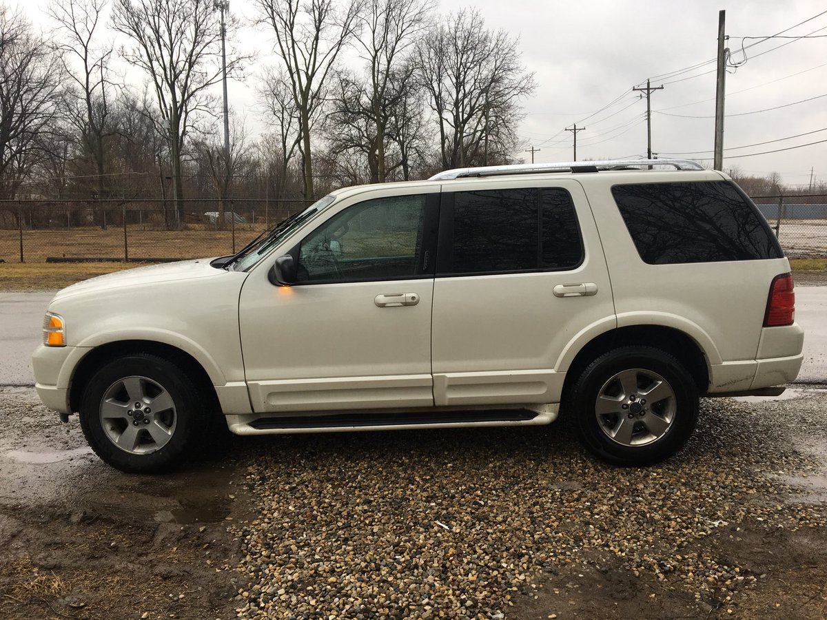 Numba1Biitch's tweet photo. Mommas new whip 🤪✊🏻 https://t.co/mGgmA4xVKf