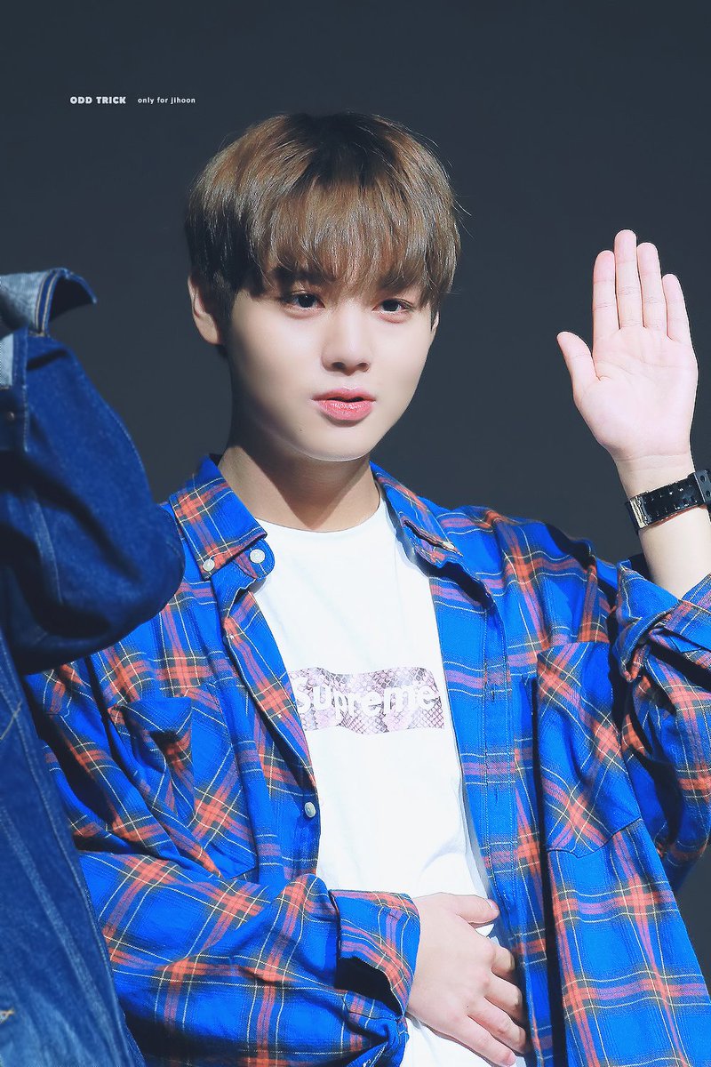 oddtrick_jh's tweet photo. 170903 사랑둥이 누구지요 ~ ?
저요 ! 저요 ! 🤚🏻🤚🏻
#박지훈 #지훈 #워너원
https://t.co/gDkPoIxfgz
https://t.co/X8usF1CCQ8 
https://t.co/XmEZSx9tNx
https://t.co/PgkNELtCB3 https://t.co/VPV5AJbwMY