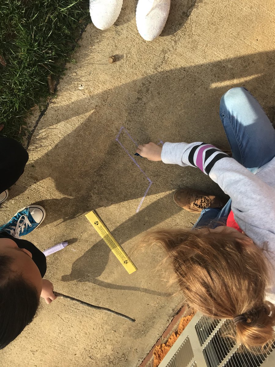 adubdubss's tweet photo. Such a beautiful day to be outside creating and measuring dinosaur paths. The data collected will then be put on a line plot. #takemathoutdoors #pvessuccess #ccsdtn https://t.co/YNELxMZTPg