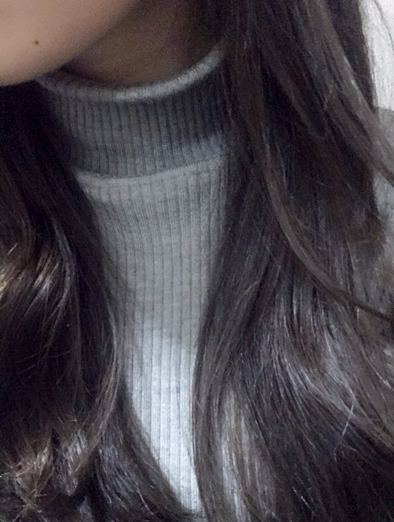 りこ イルミナカラーで8トーンのグレージュ カラー 3日目 染めたてよりほんの少しだけ柔らかみが出ました 最近色味はずっとこんな感じだけど 今回スロウからイルミナ に戻したから軽さとツヤっぽさがある 派手過ぎず地味過ぎずでこういうトーン落ち着く