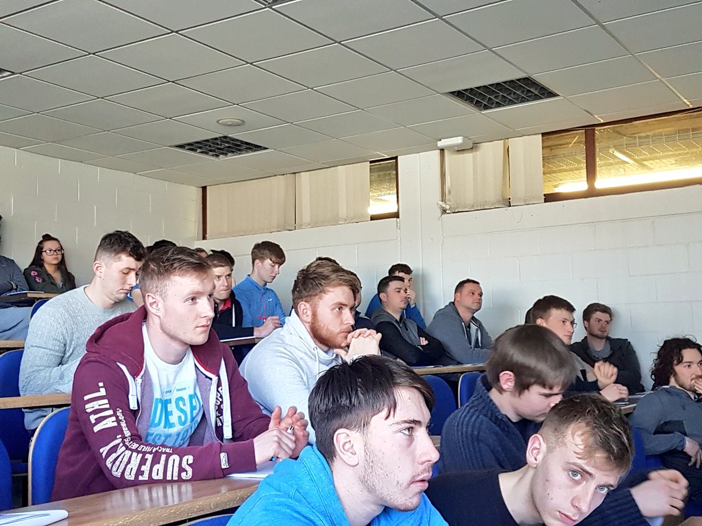 MTU_Alumni's tweet photo. Some of the Elec Eng students at Paul Crowleys talk from @pmgroupglobal
#meetthegraduate #CITAlumni #ANSEOOffice https://t.co/M3kHAoSX0I