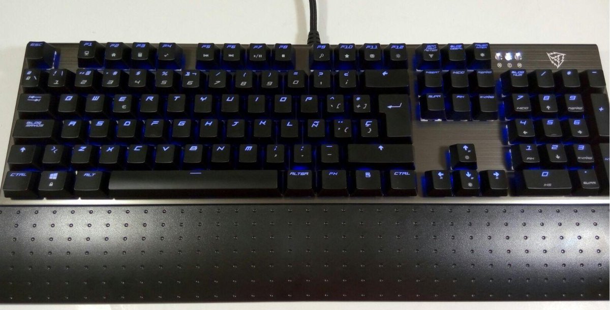 ThunderX3Russia's tweet photo. ThunderX3 TK50 идеальна для геймеров, которым нравится тактильное ощущение и приведение в действие каждое нажатие клавиши. А эргономичная опора под запястья обеспечит комфорт на всю игру.

Купить: https://t.co/2F9328zhOw

Цена: 3 990 руб.

#ThunderX3 #Thunder #Gaming #клавиатура https://t.co/Ed6mfXHEv0