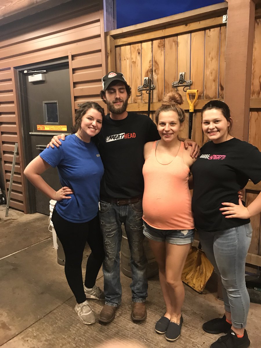 haleyokayy's tweet photo. Family before friends🤷🏼‍♀️🤪 https://t.co/48N4DwpT89