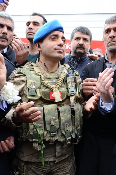 TSK'nın başlattığı Zeytin Dalı Harekatı'nda Afrin bölgesindeki meskun mahal operasyonu için JÖH ve PÖH timleri sınıra doğru yola çıktı. #Afrin #Efrin #Suriye #Türkiye #jöh #pöh #tsk #Syria