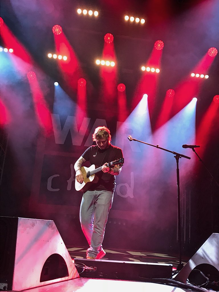 EdSheeran_EU's tweet photo. Ed performing at @indigoatTheO2 for @WarChildUK 

📸 my photos https://t.co/KXpjOOARC9