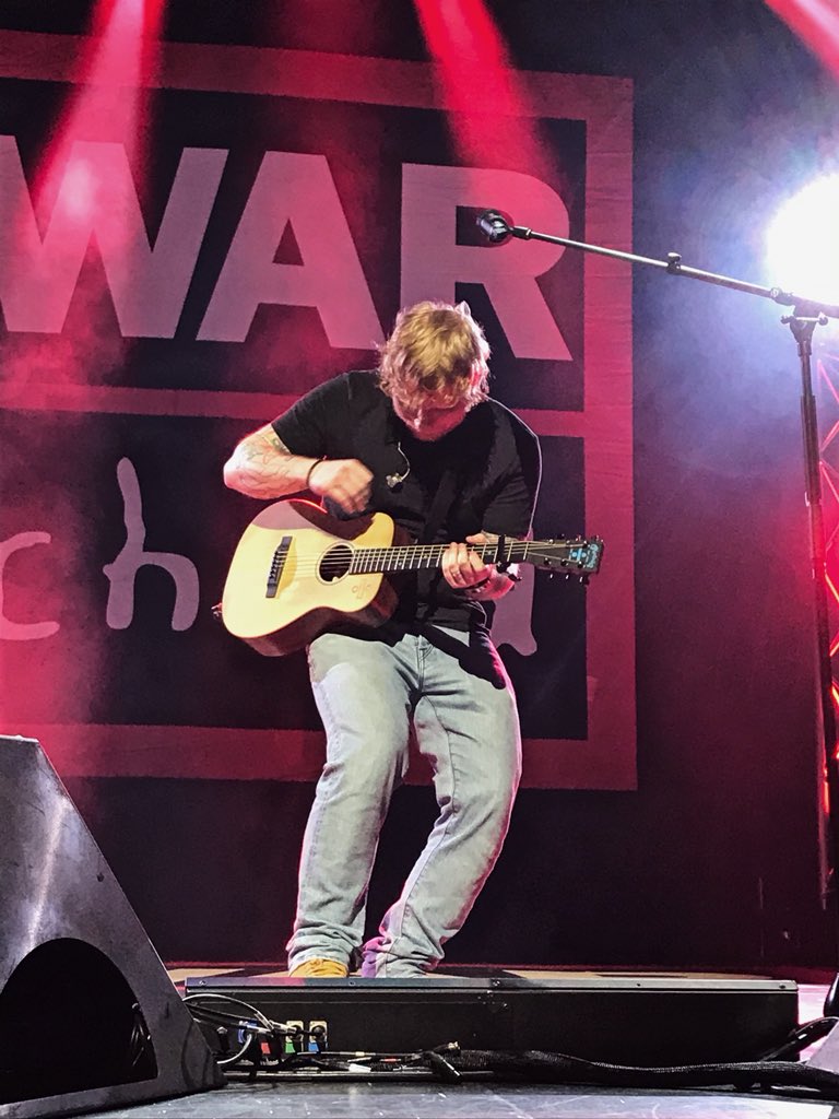 EdSheeran_EU's tweet photo. Ed performing at @indigoatTheO2 for @WarChildUK 

📸 my photos https://t.co/KXpjOOARC9