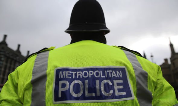 MPSHillingdon's tweet photo. In the last few days there has been a spike in robberies in the Ruislip area.
Hillingdon Police have increased patrols in the area, both in uniform and plain clothes. The robberies are being investigated fully with officers from CID and Neighbourhood Teams working together. https://t.co/4UhfYRYS6B