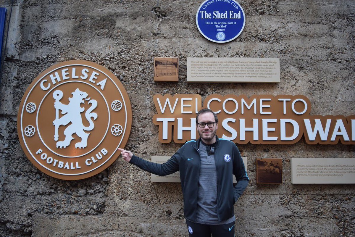LondonBluePod's tweet image. European nights at #StamfordBridge are special. We hope to be there for another one in April. 

Thanks to @wrldsoccershop for #sponsoring the gear for this shoot. They tried their best to make us look cool. 🤷‍♂️

#notmodels #chelsea #chelseafc #cfc #cfcfamily
