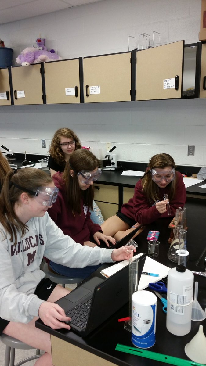 MPetrilloMMS's tweet photo. Students test how the concentration of hydrochloric acid affects the reaction rate with magnesium #masdproud https://t.co/kcVawvuU9G