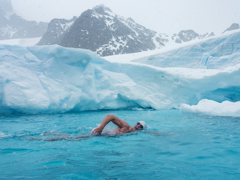 LewisPugh's tweet photo. Give your all. Don't wake up one day wishing you'd tried. Great things never come from inside your comfort zone. https://t.co/rcsBMObF2V