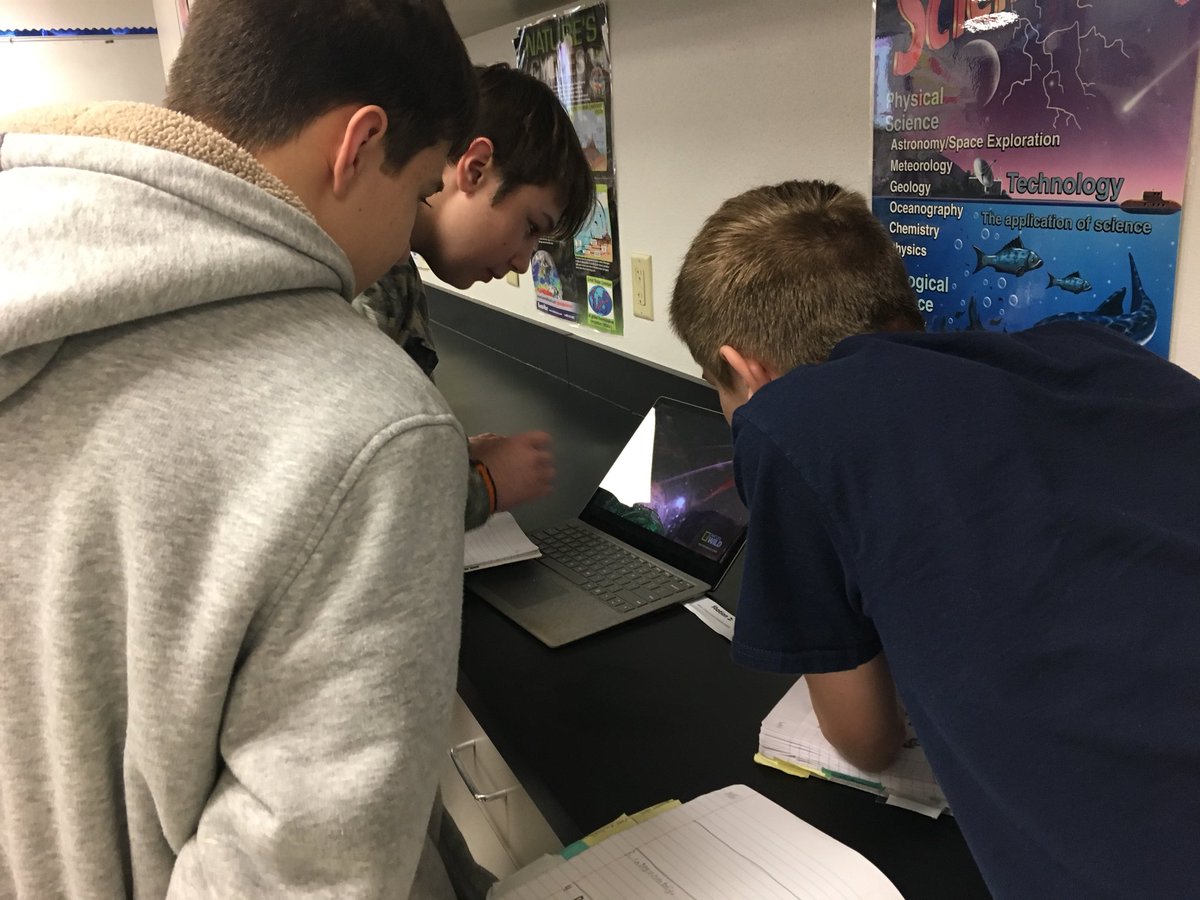 Goodwin_KHS's tweet photo. Exploring body systems in #STEMbio today #STEMrocks https://t.co/C9gTK0EXfs