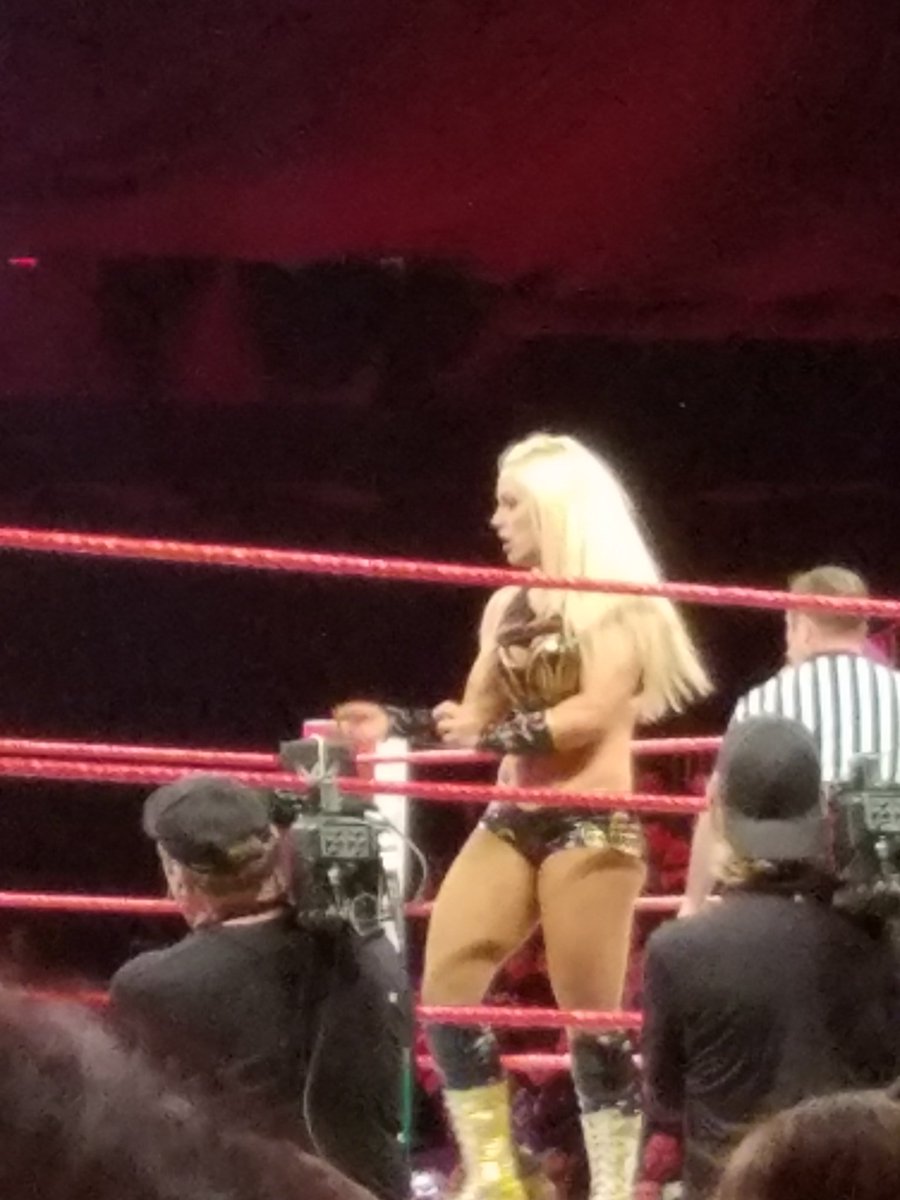 porkchopper995's tweet photo. My #wctuesday is @WWE_MandyRose :) #WWEPhoenix https://t.co/z4vadesXce