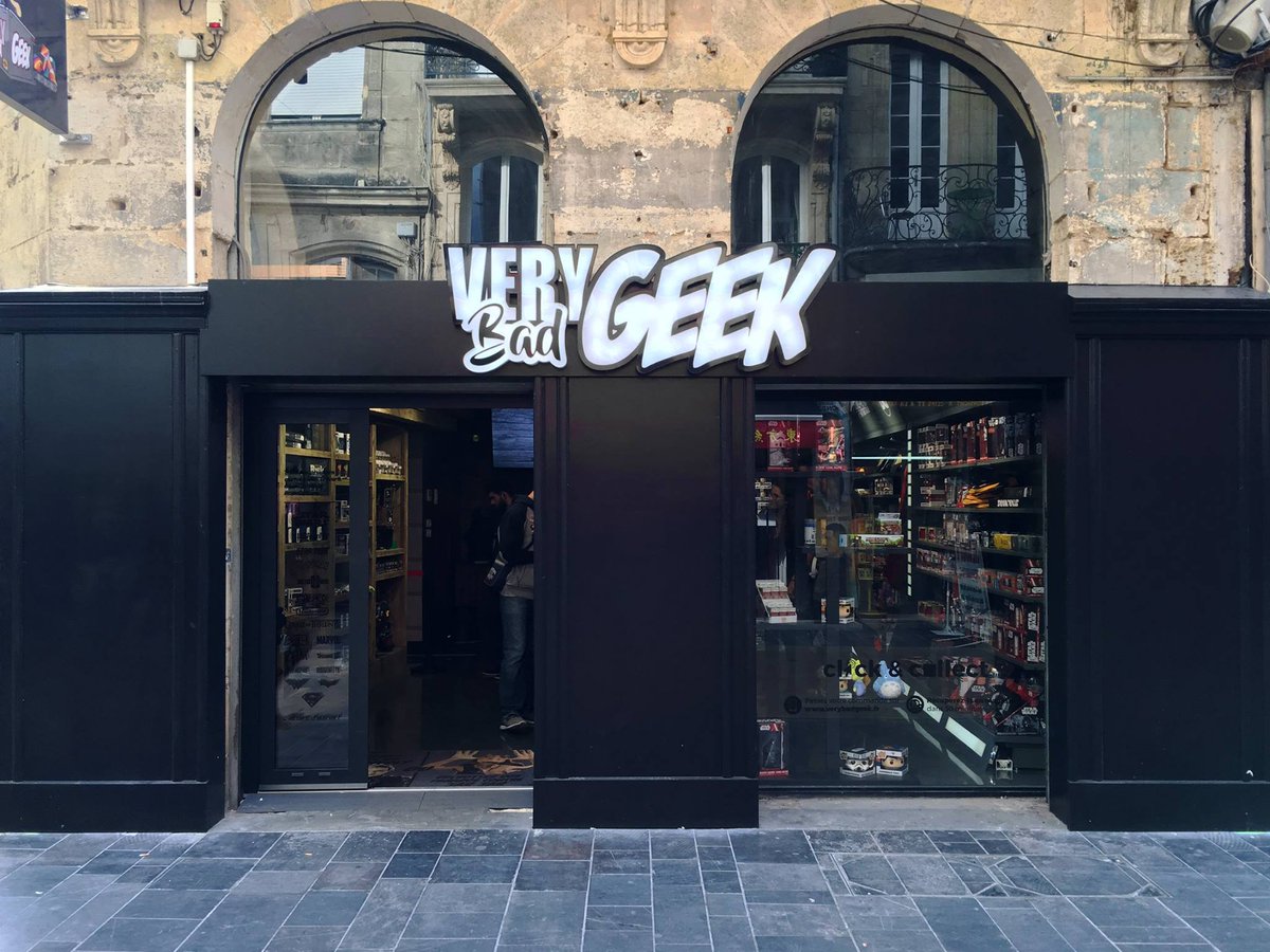 LaGeekCorp's tweet photo. ✍️ Plop, nouvel article sur le site ! On vous parle de la boutique 100% situé à Bordeaux, je veux bien évidemment parler de #VeryBadGeek ! Par @zikkizCS
➡️ https://t.co/TuPvqWGmyR https://t.co/zLqifnf6KW