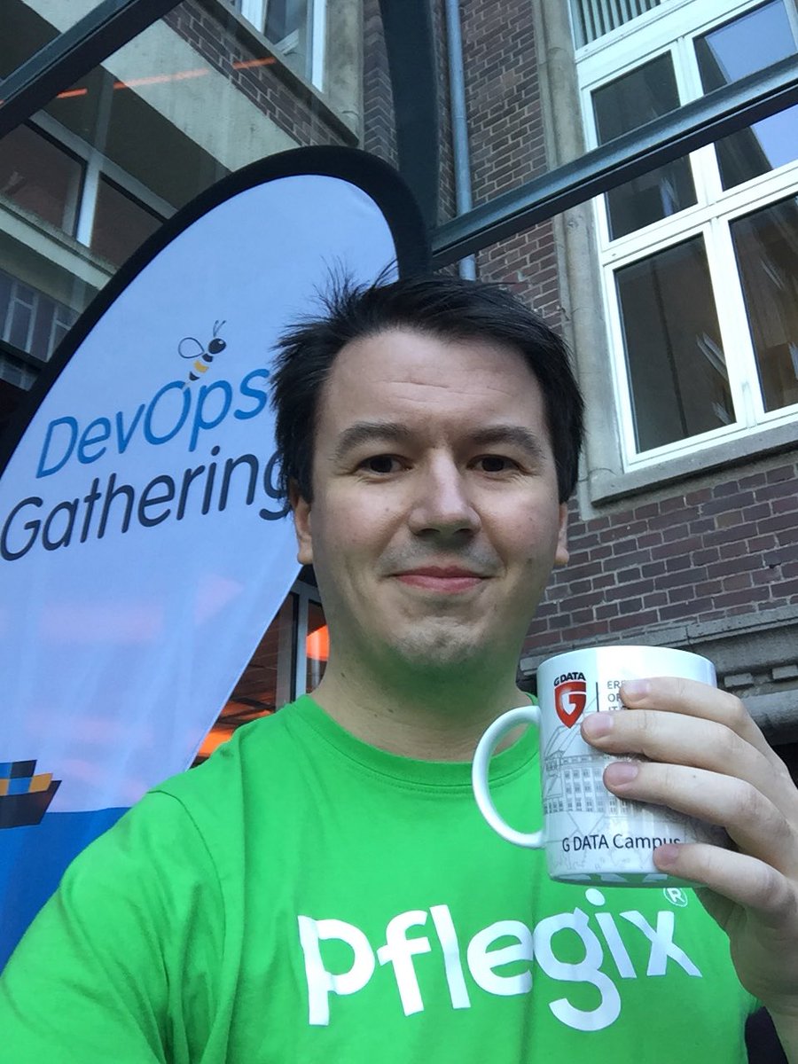helgetan's tweet image. Kurze Kaffepause beim #DevOpsGathering @GDataSoftwareAG @bee42solutions @Pflegix #DOG18 #Selfie #coffee