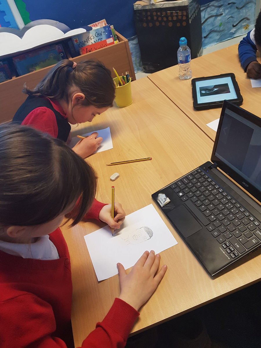 LadybankPS's tweet photo. Primary 4/5 are learning about The Titanic. They have created their own role play area in class complete with iceberg. Here we can see them sketching real passengers. #historycomingtolife https://t.co/QCtkrUMIgl