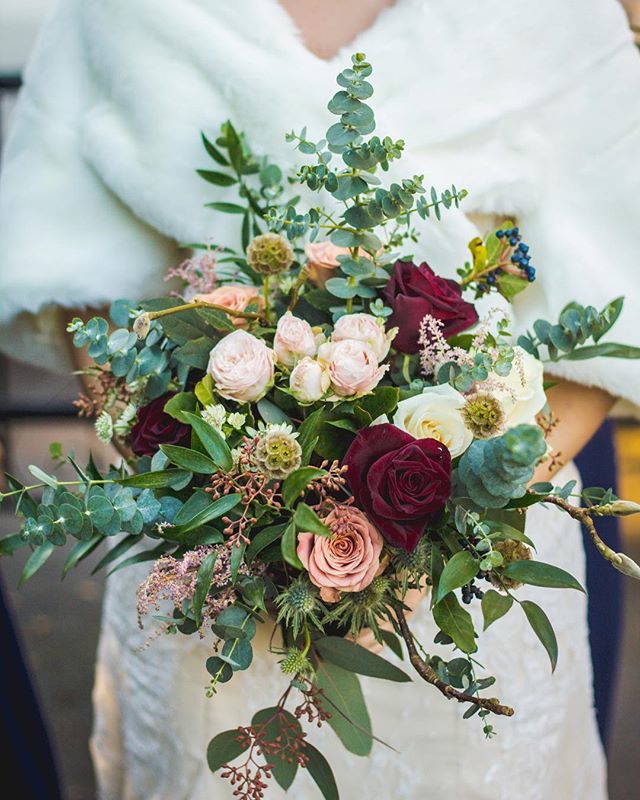 MirandaHackett's tweet image. Before we leap into spring, here’s a wintery bouquet we created for Kirsty and Josh’s wedding with cappuccino, antique creams, muted pinks and burgundy tones.
#londonlocalflorist #westcountryflorist #devonweddingflorist #devoneventflorist ift.tt/2EGJMsG