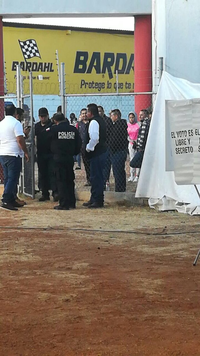 Qué bonito es el acarreo y el mal uso de los recursos públicos cuando se hace así sin miedo, de frente y sin vergüenza alguna. 
Ay Cajeme no te rajes.
<a href="/r_rbc/">Ricardo Bours C</a> <a href="/AbelMurrietaG/">Abel Murrieta</a> <a href="/HAytoCajeme/">H. Ayto. de Cajeme</a>