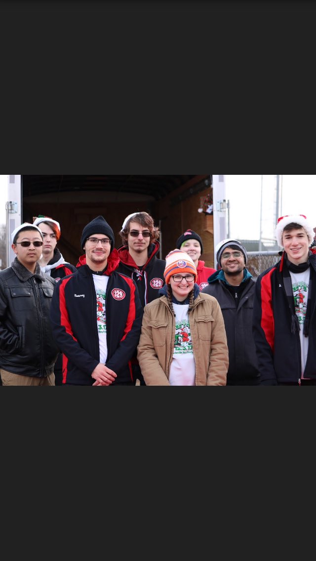 frcteam329's tweet photo. #tb to the 5K Toy Trot, where mohawks volunteered and collected toys around the holidays!  #2018season https://t.co/EDIoHVzWOs