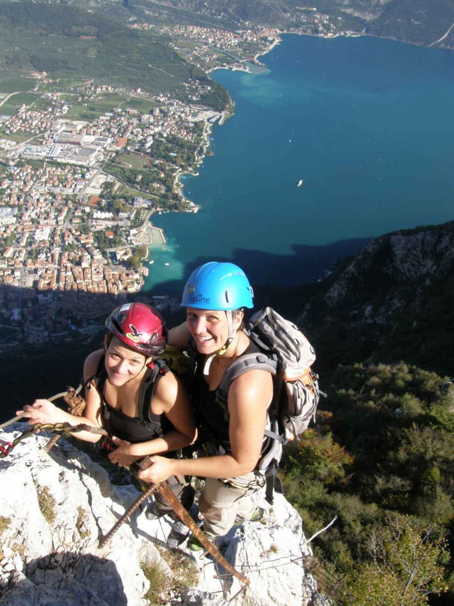 OI_Magazine's tweet photo. #Primavera sul #LagodiGarda Γ¨ tempo di divertimento all'aria aperta con SKYclimber. #Canyoning, #IronPath, #Climbing o #Mountainbike organizza la tua prossima avventura! π https://t.co/q0Pr0zcKm2 https://t.co/k9YVHHzXl0