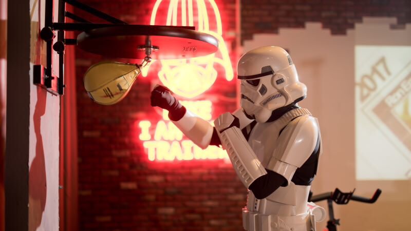 AlexSiuUC's tweet photo. Boxing in Urban Croxx!! #StarWars #Boxing #workouts #Urbancroxx https://t.co/7fuuGOOrsp