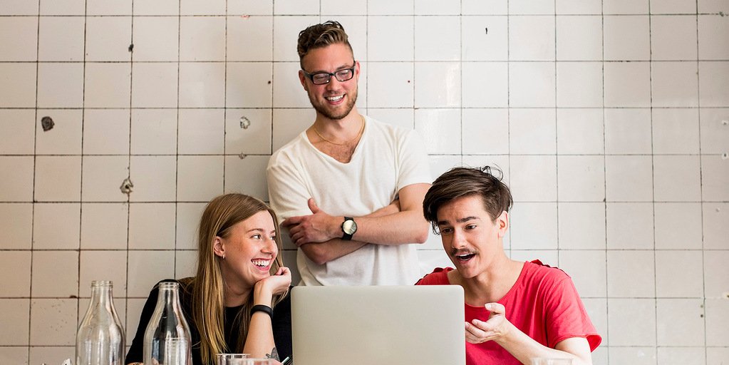 Spännande digitalt startupbolag? Och ni vill vässa affärskunskaperna, utöka nätverket och pitcha för investerare? Än finns det (lite) tid kvar att ansöka till @startup_sweden : bit.ly/2kFYVN1