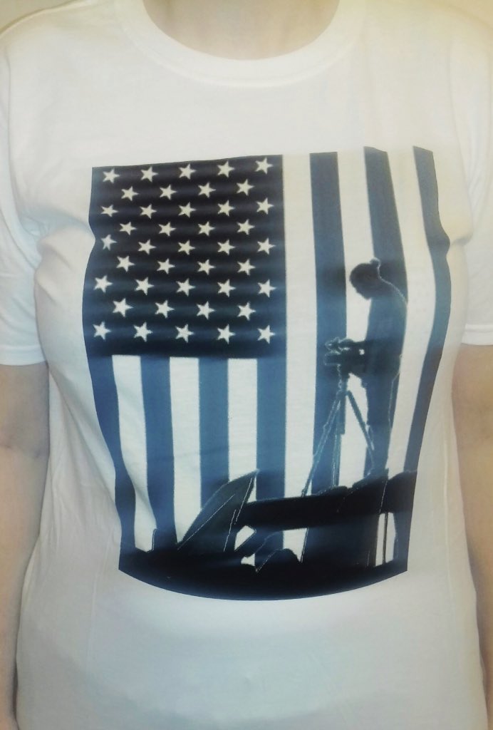CatShadowhunter's tweet photo. My @AmericaDoc T-Shirts have finally come!! Plus an awesome note from Alberto! Thank you so much @arosende and @Diego_Rosende - it was a pleasure to Support 'My American Identity Project' and #MakeArtWithUs 🙌🏼 https://t.co/jF0Cqft7kj