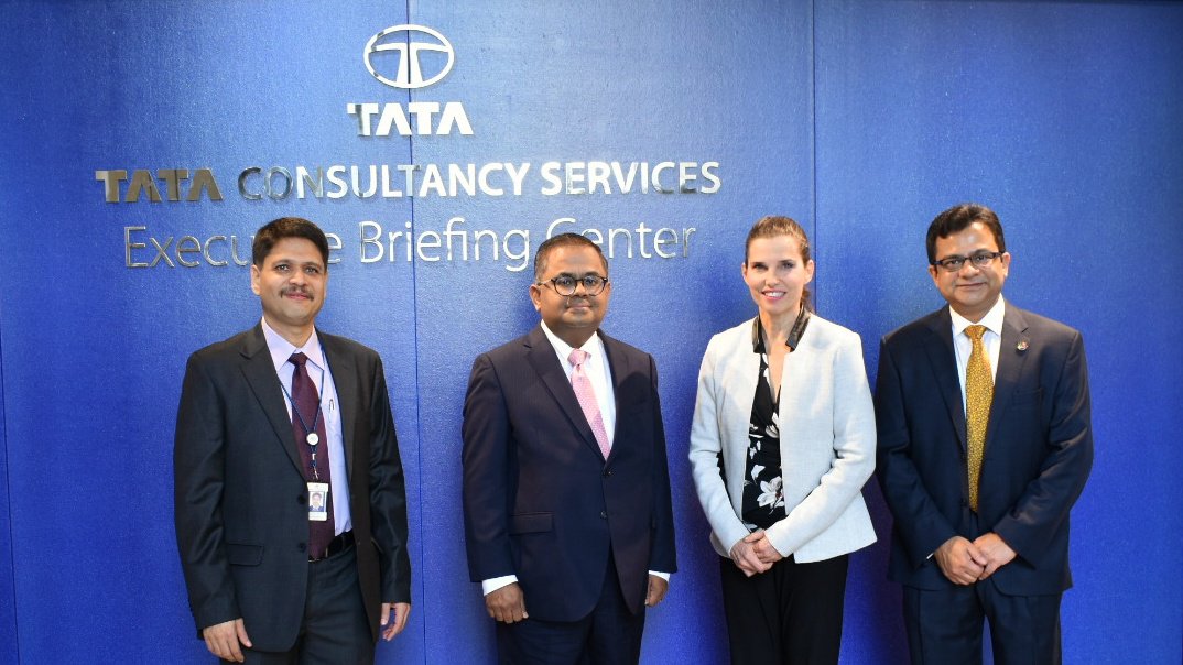 KirstyDuncanPhD's tweet photo. Together, #Canada and #India can be world-leading partners in innovation. This morning, I had the opportunity to visit a company working to do just that. @TCS is one of the world's largest IT companies with offices in #Toronto, #Calgary, #Montreal and #Vancouver. #cdnpoli https://t.co/ocOTIG5Sk6