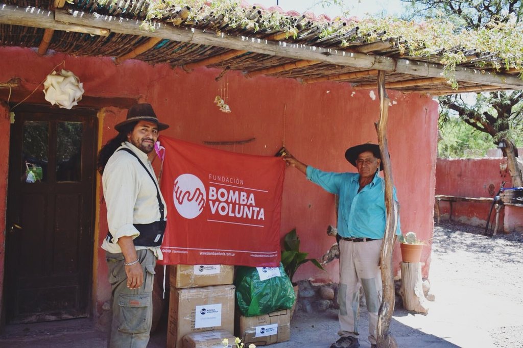 BombaVolunta's tweet photo. #BuenMartes! ☀️ En Amaicha Del Valle, Tucuman #BombaVolunta dejó donaciones de calzados de niños 🙋♂️🙋♀️ y 50 kits escolares 📚✏ para la comunidad indígena de los Valles Calchaquíes donde asisten niños con muchas necesidades. https://t.co/hwmYseKDhH