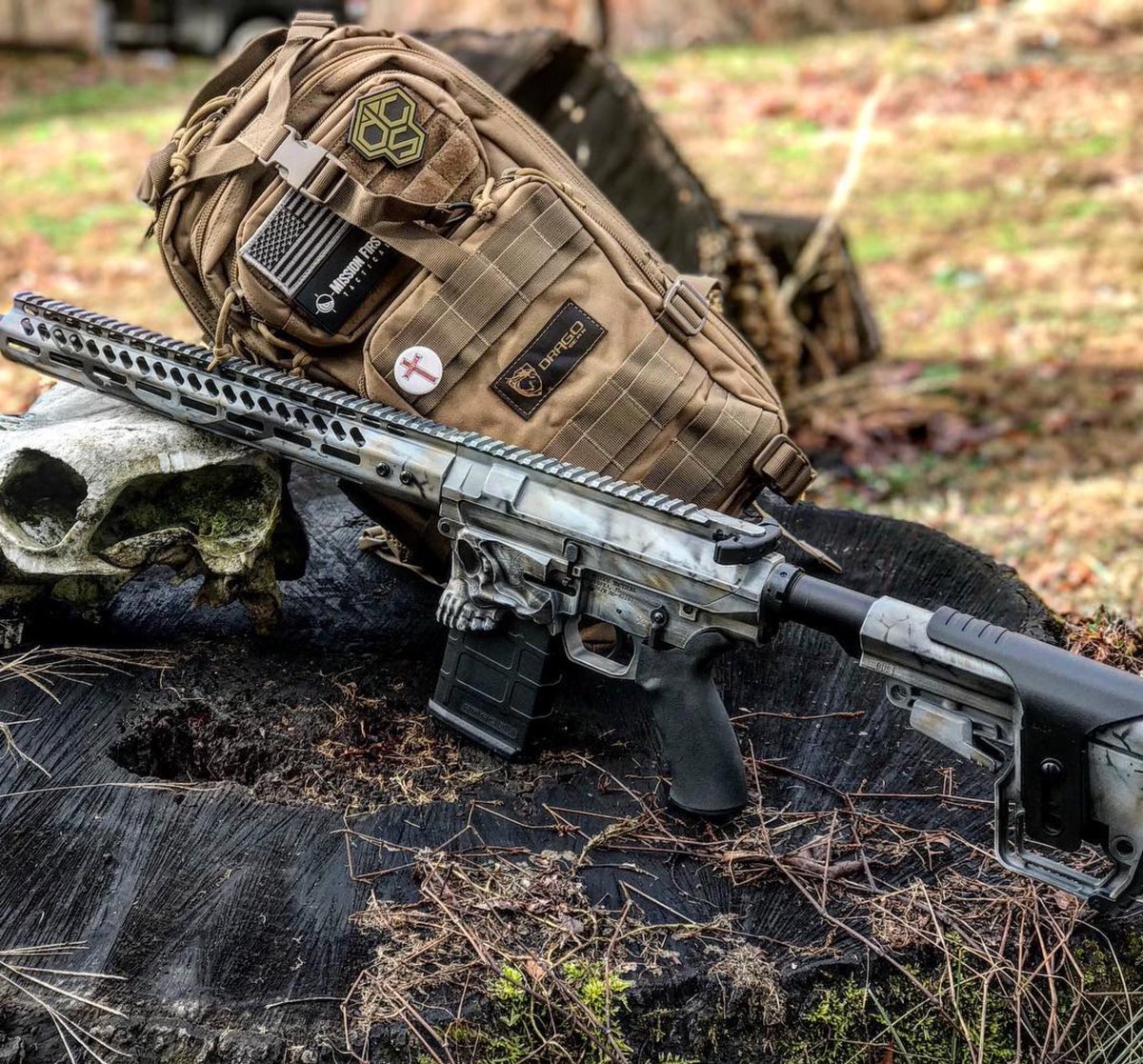 MissionFirstTac's tweet photo. Our BUS Stock with Cheek rest in this sick shot from @pittsburghcerakotecompany

@SharpsBros #jack10 from @spikes_tactical with the @dragogear go bag and the @teammfer #battlelink 
@CerakoteFinish #pittsburgh #pittsburghcerakote #pewpew #pewpewlife #usa #custom https://t.co/XJrqpNZSIm