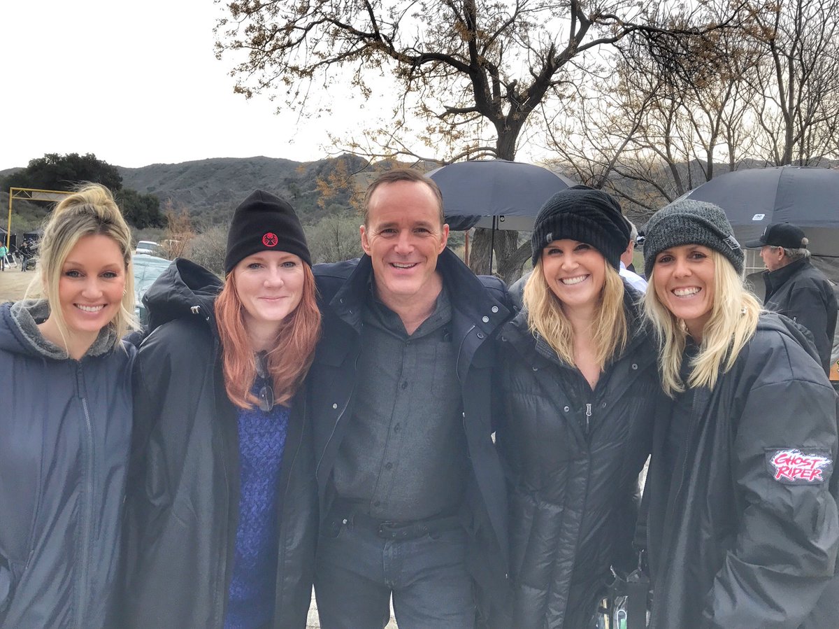 Happy Tuesday Everyone #AOSLove #AnOldieButGoodie <a href="/MEMASSEY/">Michelle Massey</a> <a href="/DaraJaramillo/">Dara Jaramillo</a> <a href="/clarkgregg/">Clark Gregg</a> <a href="/SNS977/">Shay Sanford</a> ❤️