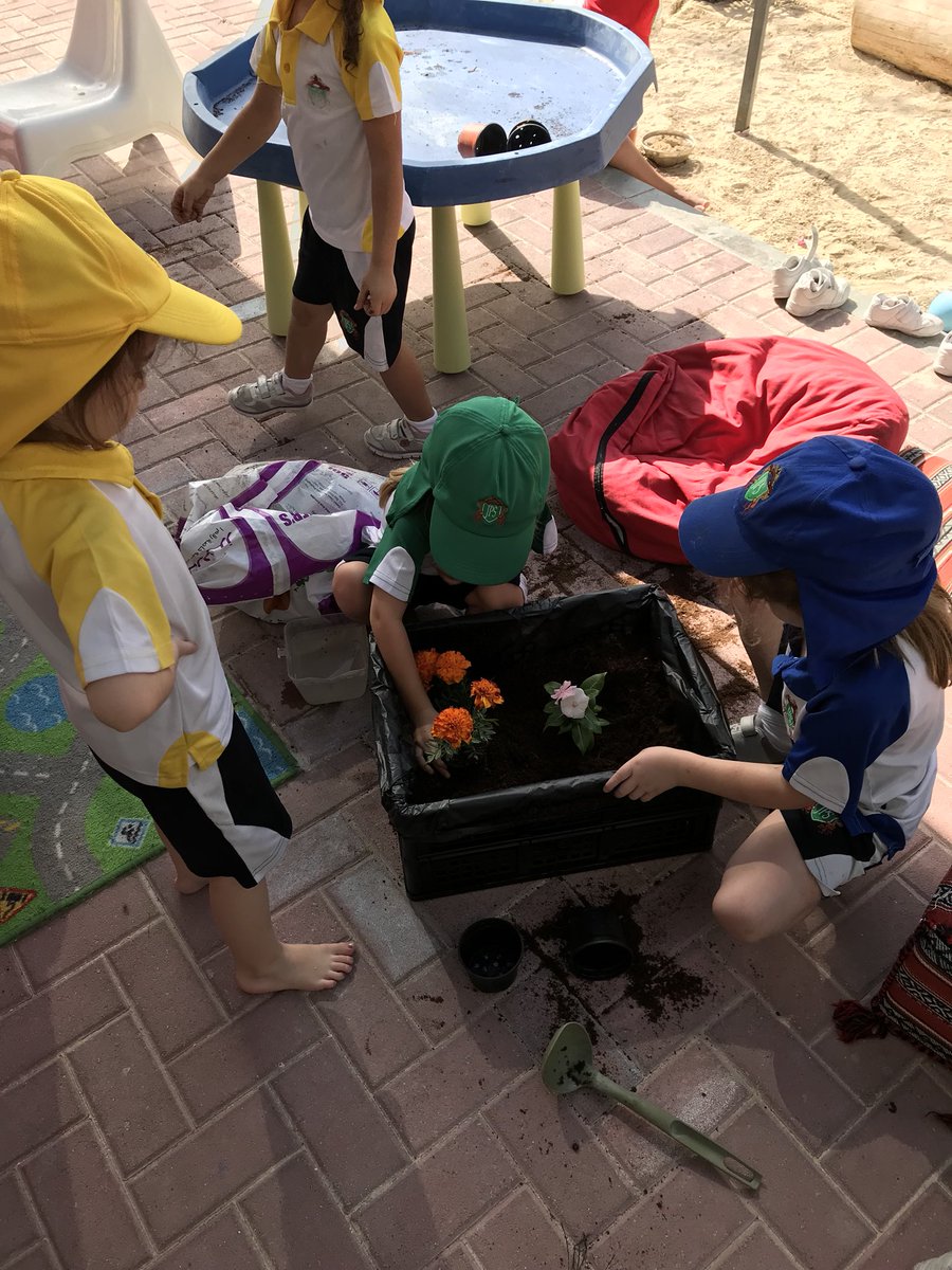 JPS_FS2's tweet photo. In the garden with FS2B-getting our green fingers dirty! #JPSfs2 https://t.co/WkFpXUl0ry