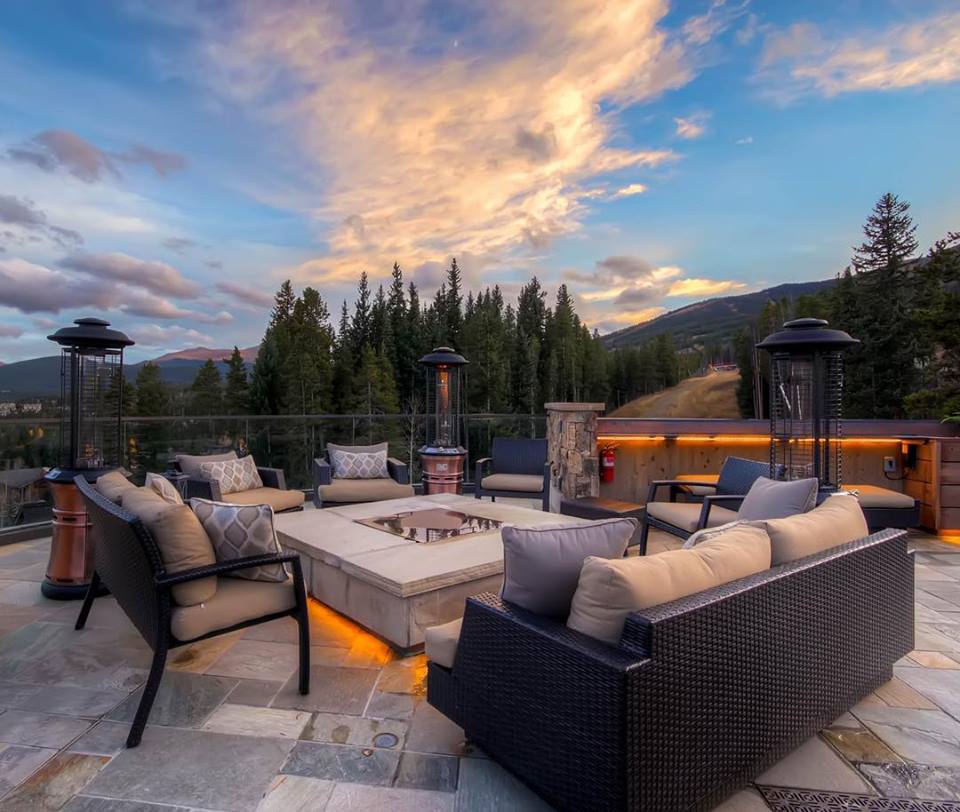 bookdirect's tweet image. RT @TripsInRentals: For rent on TripsIn.com, this stunning 5 bedroom, 5.5 bathroom home in #Breckenridge, #Colorado can accommodate 21 guests and truly has it all! For all of the details &amp;amp; amenities visit: TripsIn.com/vacation-renta… | #BookDire…