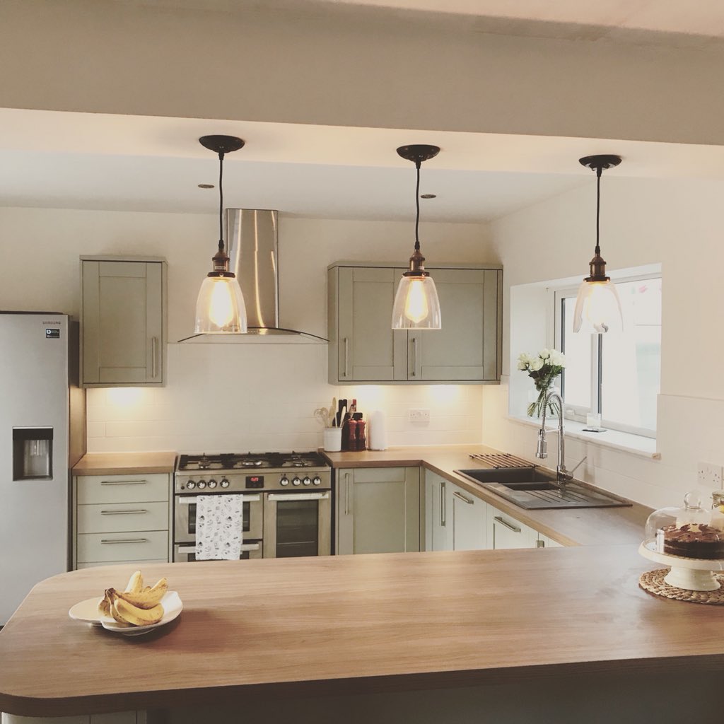 MeehanProperty's tweet photo. Kitchen we have just completed in settle #kitchen #kitchendesign #kitchenmodern #tewksbury #kitchenfitter https://t.co/v8pXWiQtEq