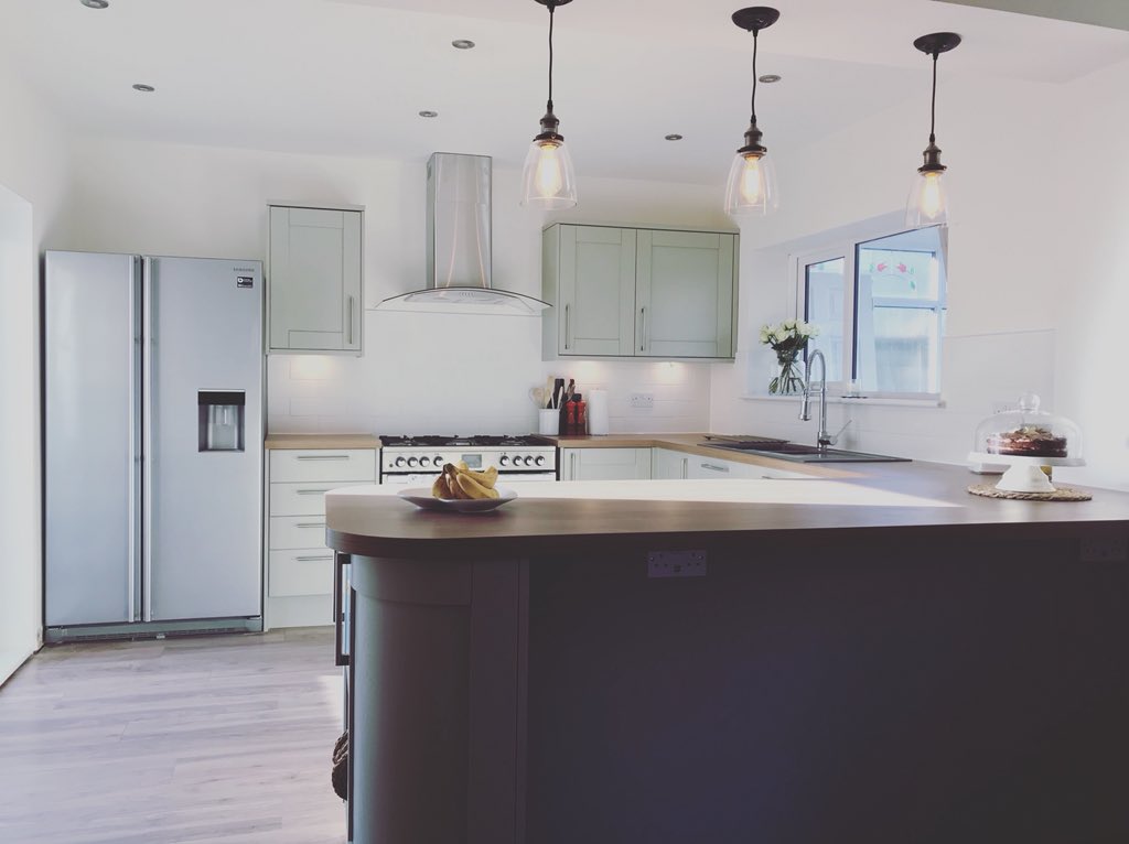 MeehanProperty's tweet photo. Kitchen we have just completed in settle #kitchen #kitchendesign #kitchenmodern #tewksbury #kitchenfitter https://t.co/v8pXWiQtEq
