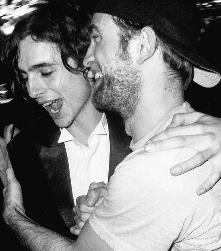 socalmom2four's tweet photo. #LondonRob ❤️🇬🇧❤️ https://t.co/ktxWKkSxO4