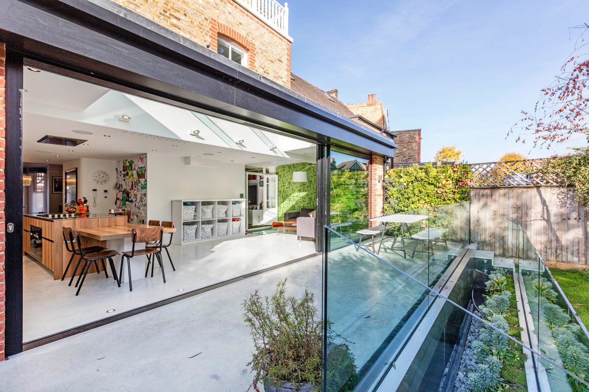 AlicePooleArch's tweet photo. The polished concrete floor of this extension and terrace gives a seamless transition between the interior and exterior spaces. By opening up the ground floor, we achieved an easy flow between rooms to give a greater feeling of space #architecture #architects #interiordesign https://t.co/nK6KANFJ1X