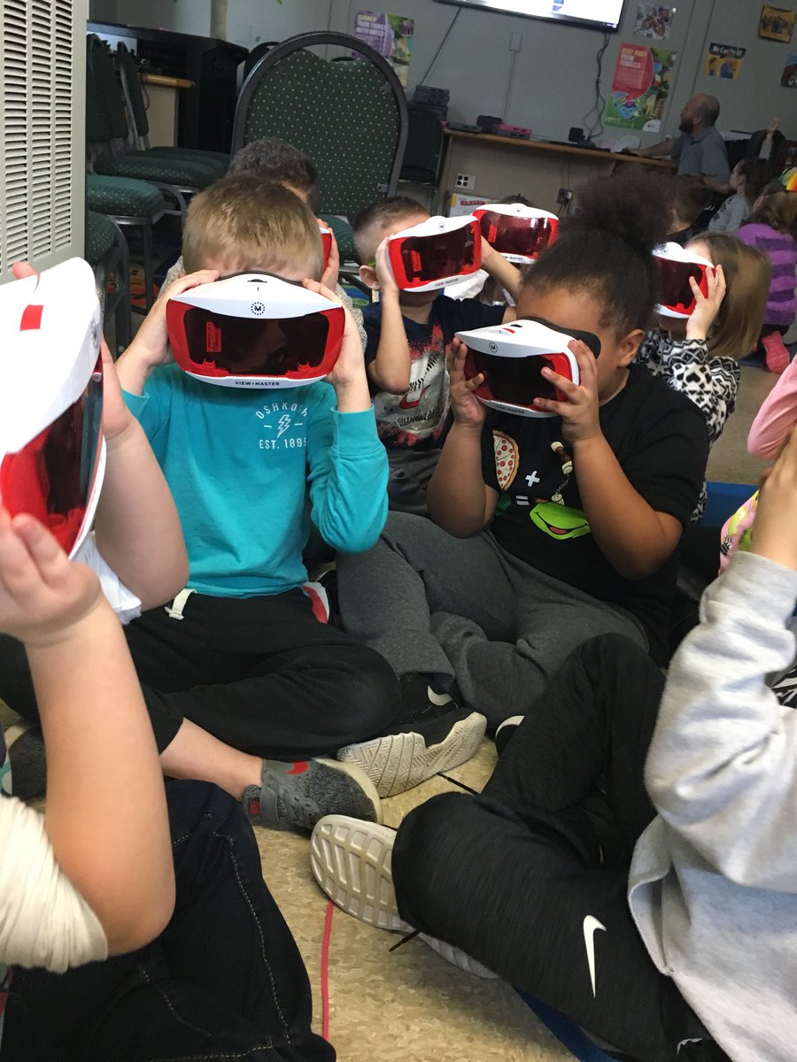 MrsTopolewski's tweet photo. 1st Ss in @gonzalezke3 class experience the Olympics through VR goggles in @MrAbbotPE class #MTPSDLD2018 #MTPSpride @OceanAveSchool https://t.co/T8PLbQjkrz